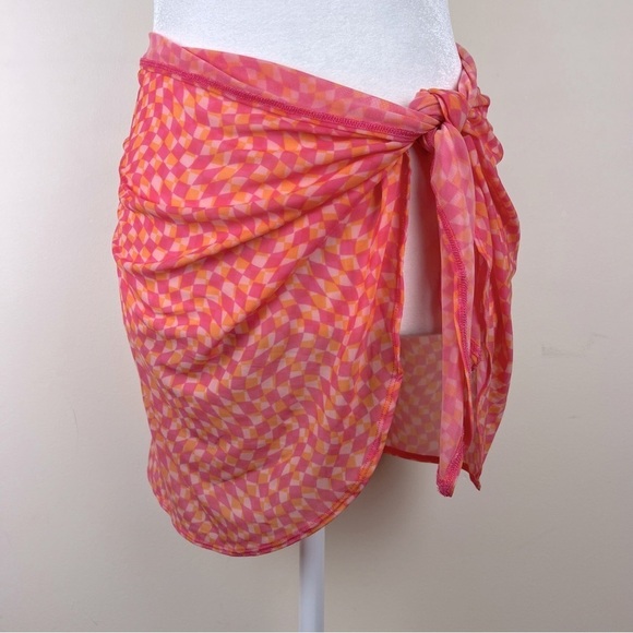 L*Space | Bandera Sarong In Pink & Orange Heat Waves | One Size - Picture 7 of 8